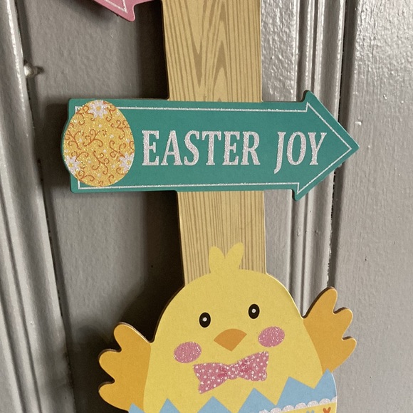 2/$20 NWT Beautiful Wooden Glittered Whimsical Easter Directional 🐥 Decor Sign - Picture 13 of 17